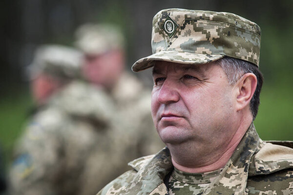 Министр обороны Украины Степан Полторак на базе Национальной гвардии в Киевской области, Украина
