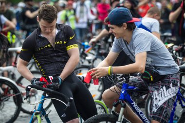 Bisiklet geçit töreninde Merkez Kiev, Ukrayna