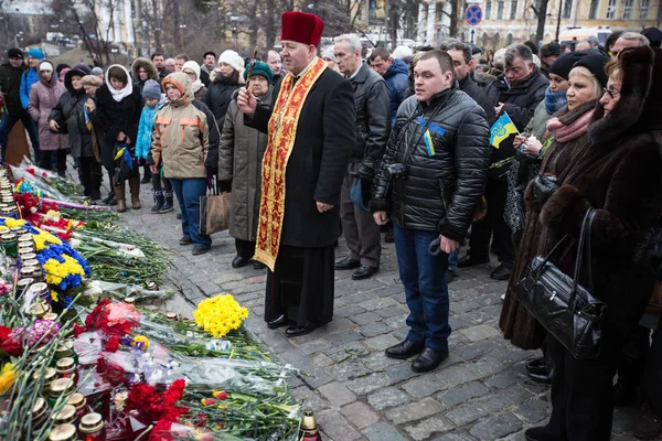 Київ Україна Лютого 2016 Людей Бути Присутнім Церемонії Вшанування Пам — стокове фото