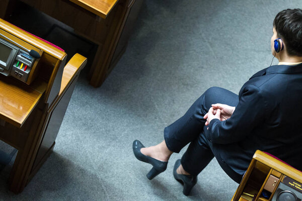 Народный депутат Надежда Савченко во время сессии украинского парламента в Киеве
