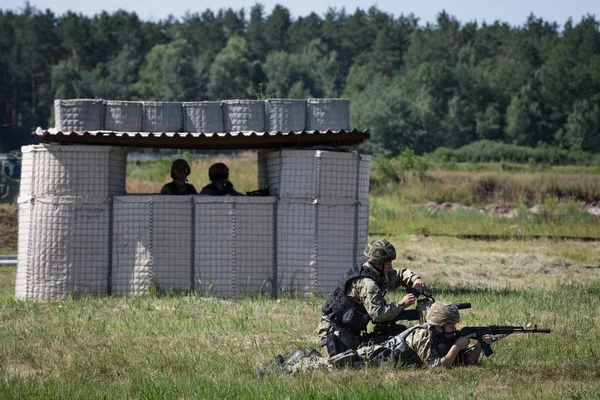 Hizmet ve Özel Kuvvetler Muharebe Eğitim Kiev region, Ukrayna Ukrayna Ulusal Muhafız dizi — Stok fotoğraf