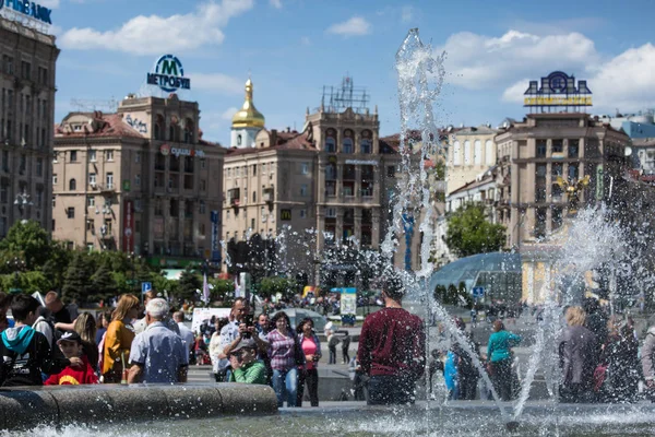 Фонтан на Майдані Незалежності в Києві. — стокове фото