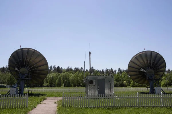 電波監視のウクライナ国家センターの無線周波数キエフ ウクライナのキエフ ウクライナ 2018 衛星アンテナ — ストック写真
