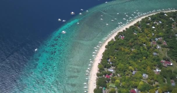 Balicasag Island Filippinerna Panorering Från Luften — Stockvideo