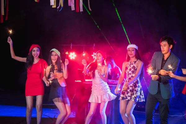 Los Adolescentes Están Celebrando Fiesta Nocturna — Foto de Stock