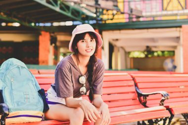 Turistler fotoğraf şehirde alıyor.