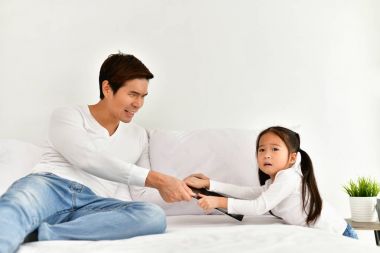 Aile üyeleri telefonu kullanmak ret mi ediyorsun.