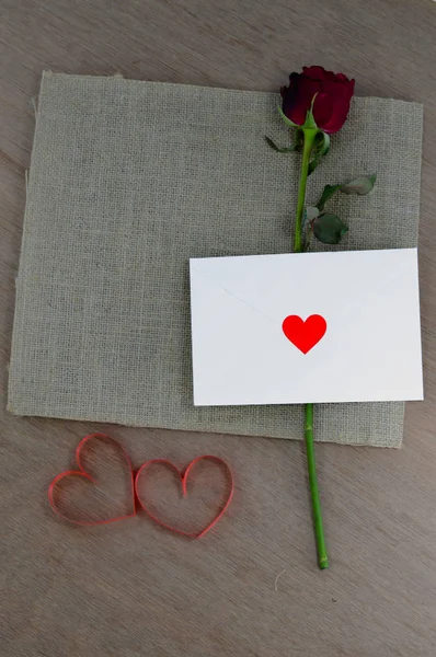 Послать Письмо Красные Розы Признание Любви Дню Святого Валентина — стоковое фото