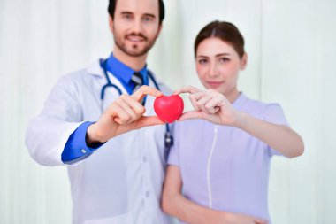 Tıbbi kavramları, doktorlar ve hemşireler çalışmalarında eminiz