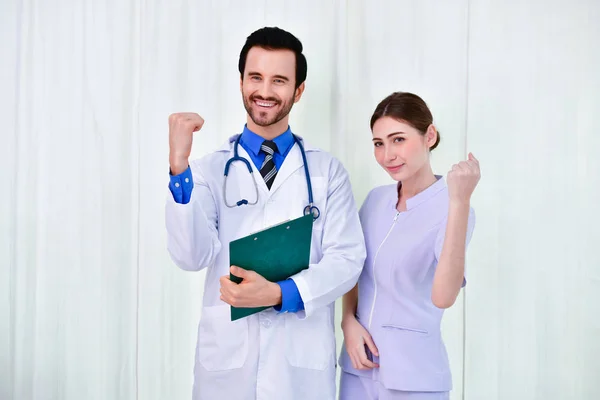 Conceitos Médicos, Médicos e Enfermeiros confiam em seu trabalho — Fotografia de Stock