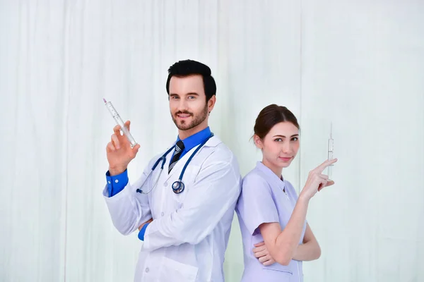 Conceitos Médicos, Médicos e Enfermeiros confiam em seu trabalho — Fotografia de Stock