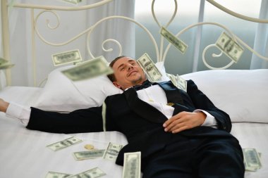 Kavramı çok zengin işadamı. Parasıyla mutlu işadamıdır. Parasını gösterilen bir işadamı.