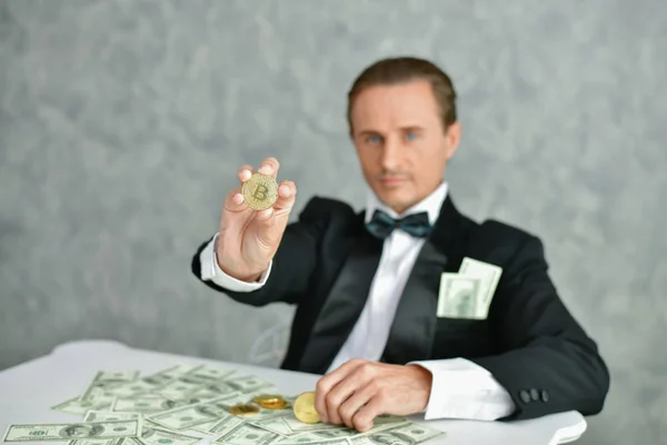 Concept Very wealthy businessman. Businessman is happy with his — Stock Photo, Image