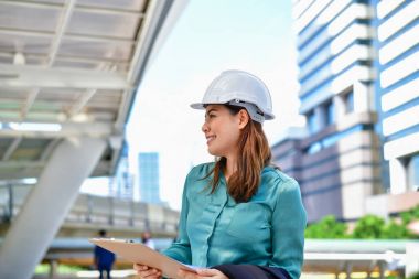 Kavramlar iş endüstrisi, profesyonel mühendis, genç otobüs