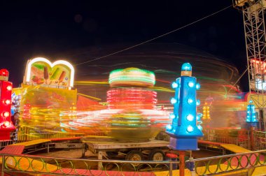 Samutsakhon, Tayland - 30 Temmuz 2017: İnsanlar eğlence parkı şehir dışında oynamak için gitmek.