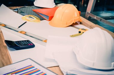 İşyeri motoru teftiş planları ile çalışan mimarlar