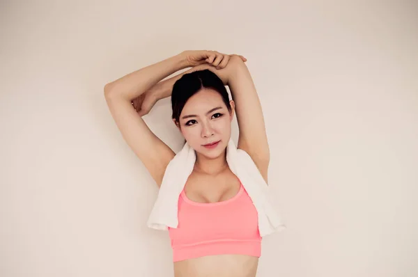 Portret van jonge fitness vrouw en — Stockfoto
