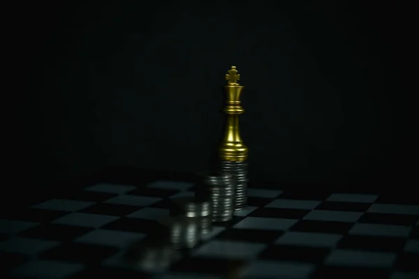 Concepts de leadership. Chess est un leader. Comparer les échecs est un st — Photo