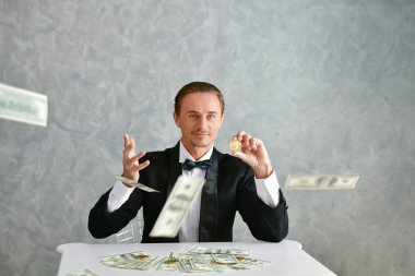 Kavramı çok zengin işadamı. İşadamı ile mutlu 