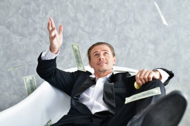 Kavramı çok zengin işadamı. İşadamı ile mutlu 