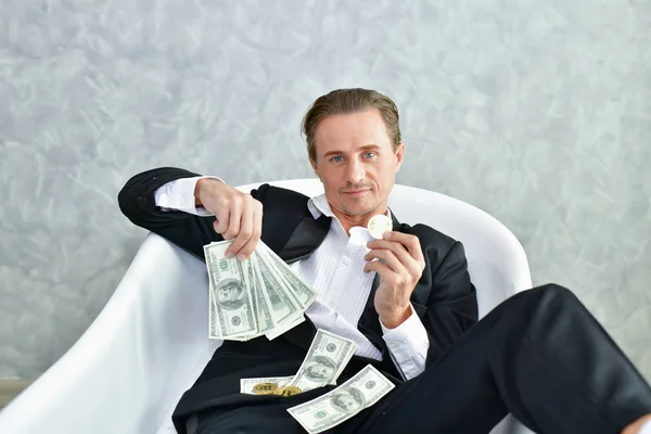 Concept Very wealthy businessman. Businessman is happy with his — Stock Photo, Image