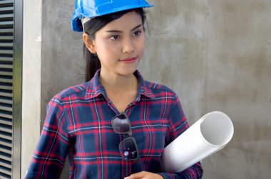 güzel kadın inşaat mühendisi yakın portre kadar