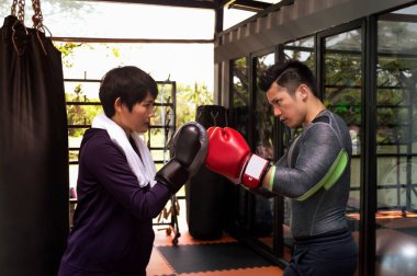 Boksörler birbirleri ile savaşmak için yetenekli.