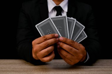 Kumar kavramları. İşadamları kumarhanede kumar oynayacaksınız. Betti