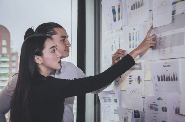 Conceptos Negocio Hombre Negocios Está Trabajando Oficina Gente Negocios Trabaja — Foto de Stock