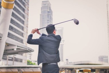 Spor oynarken kavramı iş adamları, işadamları için golf oynamak.