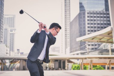 Spor oynarken kavramı iş adamları, işadamları için golf oynamak.