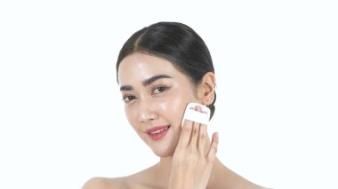 Güzellik konsepti. Güzel kız FC 'ye vakıf kuruyor.