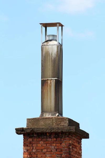 Dirty Old Industrial Chimney Metal Cap Top Made Partially Rusted — Stock Photo, Image