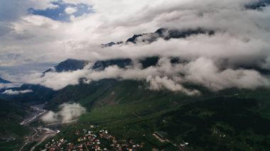 Bulutlu Dağları'nda şehir
