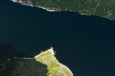 nehir ve Norveç dağlar
