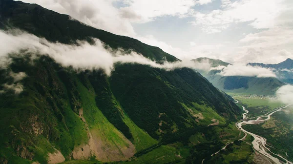 Cloudy mountains — Stock Photo, Image