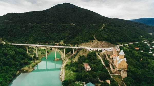 Ciudad en las montañas, Georgia — Foto de Stock