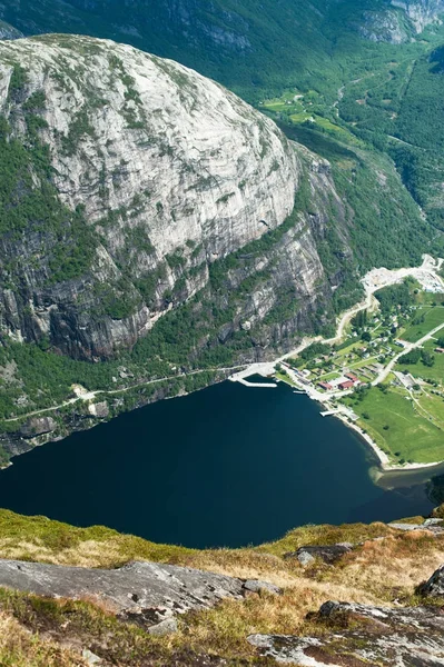 Rivier en bergen — Stockfoto