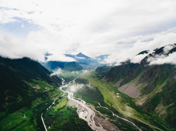 Green scenic mountains — Stock Photo