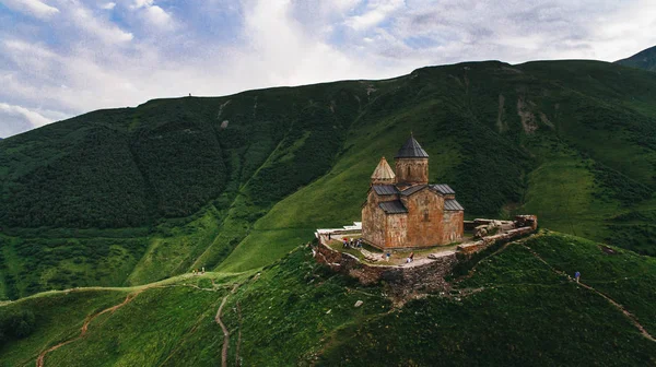 Vieux château en montagne — Photo de stock