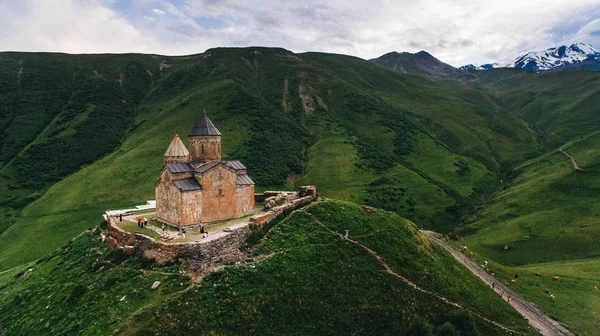 Старий замок в горах — стокове фото