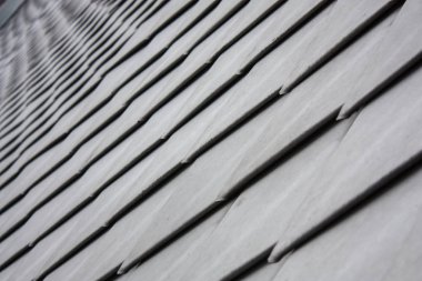 üst üste gelen metal kiremit