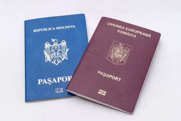 モルドバとルーマニアの外国パスポート — ストック写真