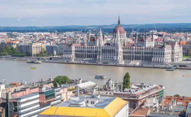 Yukarıda da görüleceği bulutlu bir günde, Macaristan Budapeşte 