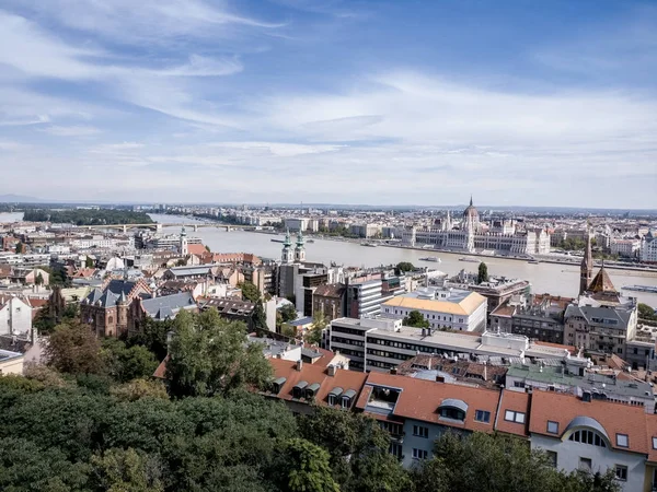 Budapest vu de dessus par une journée nuageuse, Hongrie — Photo