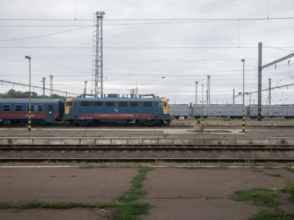 Hongarije trein station, blauwe trein in Hongarije op September 2017 — Stockfoto