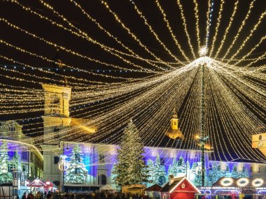 2017 Noel pazarı Sibiu ana Meydanı, Transilvanya, Romani