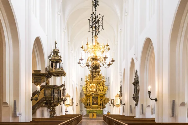 Interior de uma igreja romano-católica em Malmo, Suécia — Fotografia de Stock