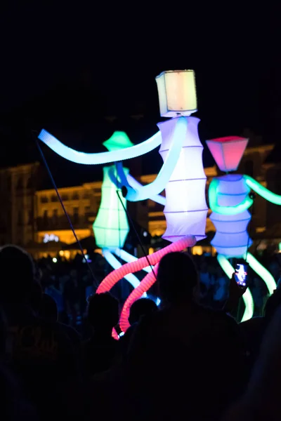 SIBIU, ROMANIA - 17 JUNE 2016: Members of the Light Dancers group performing during Sibiu International Theatre Festival, Sibiu, Romania — Stock Photo, Image