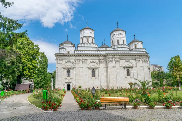 Mosteiro Golia Iasi Romênia Uma Igreja Histórica Iasi Dia Ensolarado — Fotografia de Stock